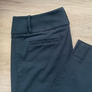 Forest green skin tapered slacks from The limited, size 6, tri-tab closure